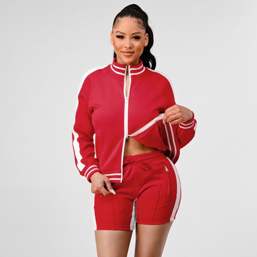 The XI:XI 2pc Sets: comes in multiple colors.